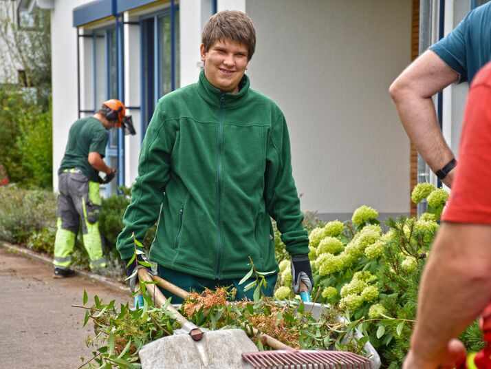 1 Jahr Lehrgang „Assistent im Gartenbau“