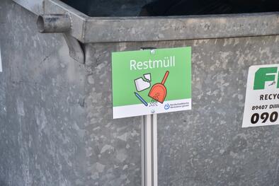 Mülltrennung Restmüllschild