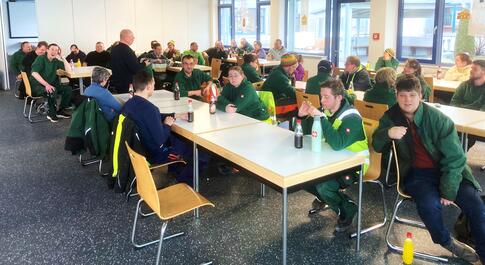 Sicherheitsunterweisung der Gärtnerei-Truppe