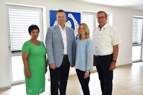 v.l.n.r. 2. Vorsitzende Marieluise Hartmann, Geschäftsführer Thomas Resch, Geschäftsführerin Sabine Lang, 1. Vorsitzender Helmut Holland